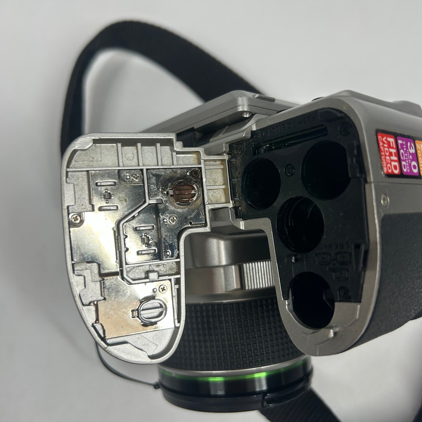 Pentax X-5 X-5 16.0MP Digital Camera 555 Shutter Count
