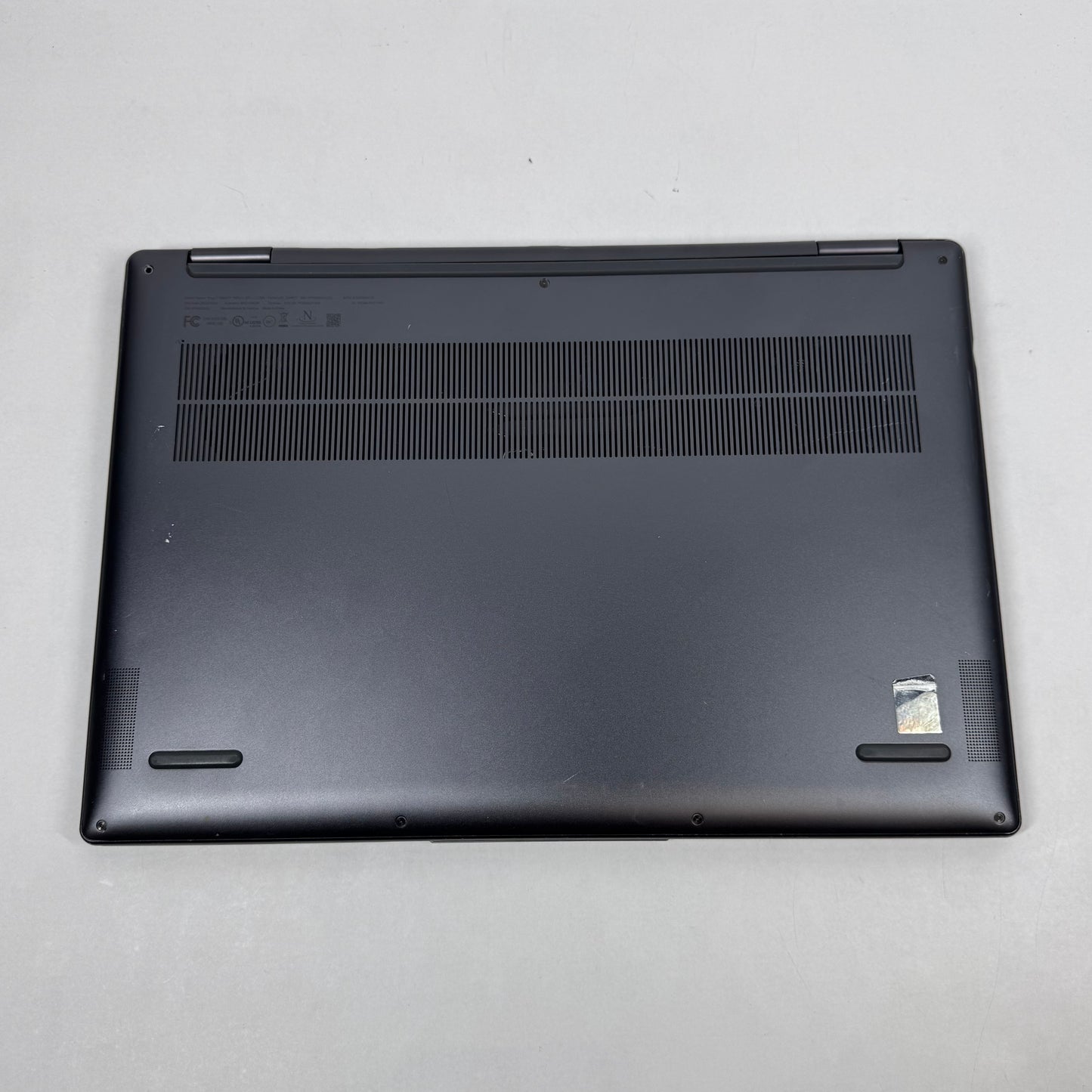 Lenovo Yoga 7I 16" i5-1240P 1.7GHz 8GB RAM 256GB SSD
