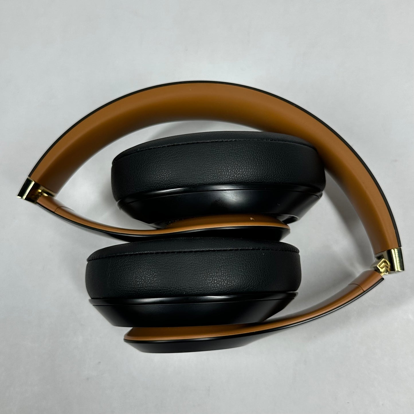 Beats Studio3 Wireless Bluetooth Headphones Midnight Black Skyline Edition