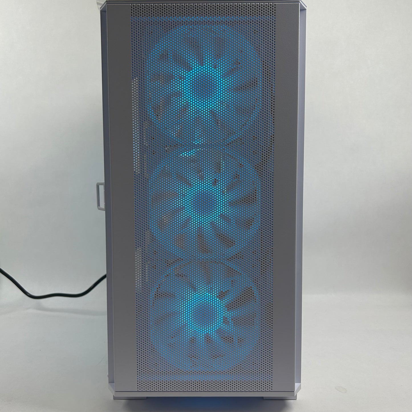 Montech Air 100 Ryzen 5 9600X 32GB RAM 1TB SSD Gigabyte GeForce GTX 5060