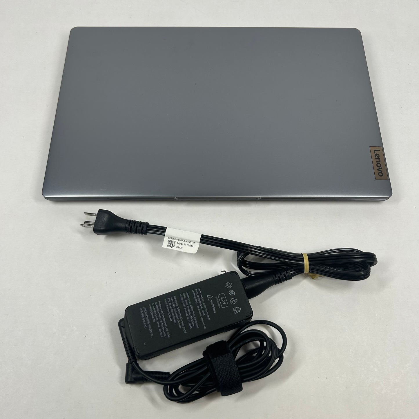 Lenovo IdeaPad Slim 3 JVHFC1 15.6" i3-N305 1.8GHz 8GB RAM 256GB SSD