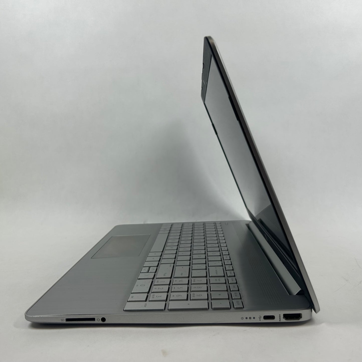 HP Laptop 15-EF105HR 15.6" Athlon Silver 3050U 2.3GHz 4GB RAM 128GB SSD