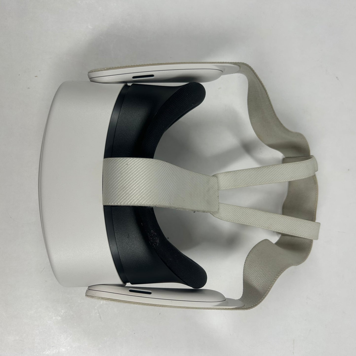 Meta Quest 3S 128GB Standalone All-in-One VR Headset P97