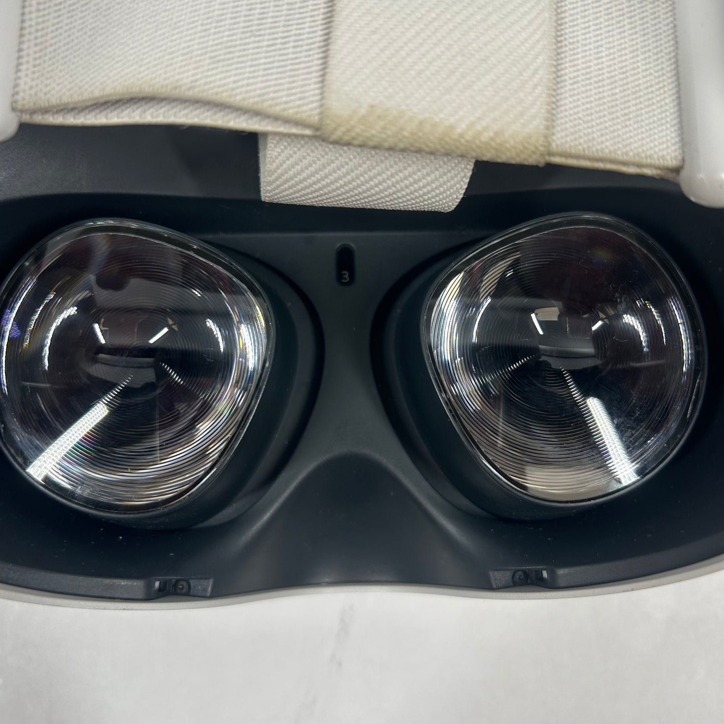 Meta Quest 2 128GB Standalone All-in-One VR Headset KW49CM PLEASE READ