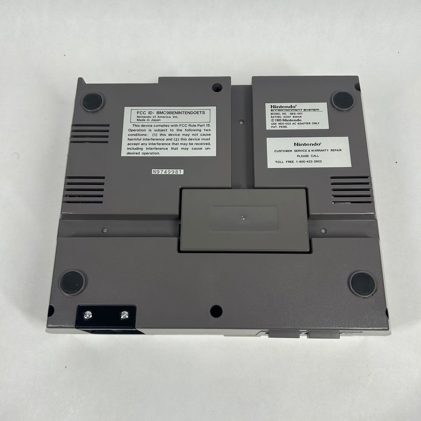 Nintendo Entertainment System NES Video Game Console NES-001 Gray