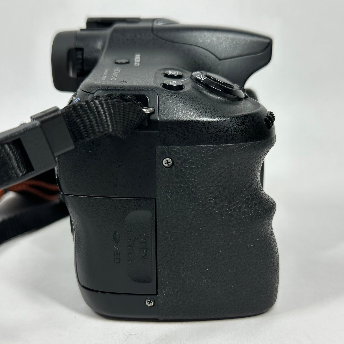 Sony Alpha 65 24.3MP Digital SLR DSLR Camera 21454 Shutter Count Body Only