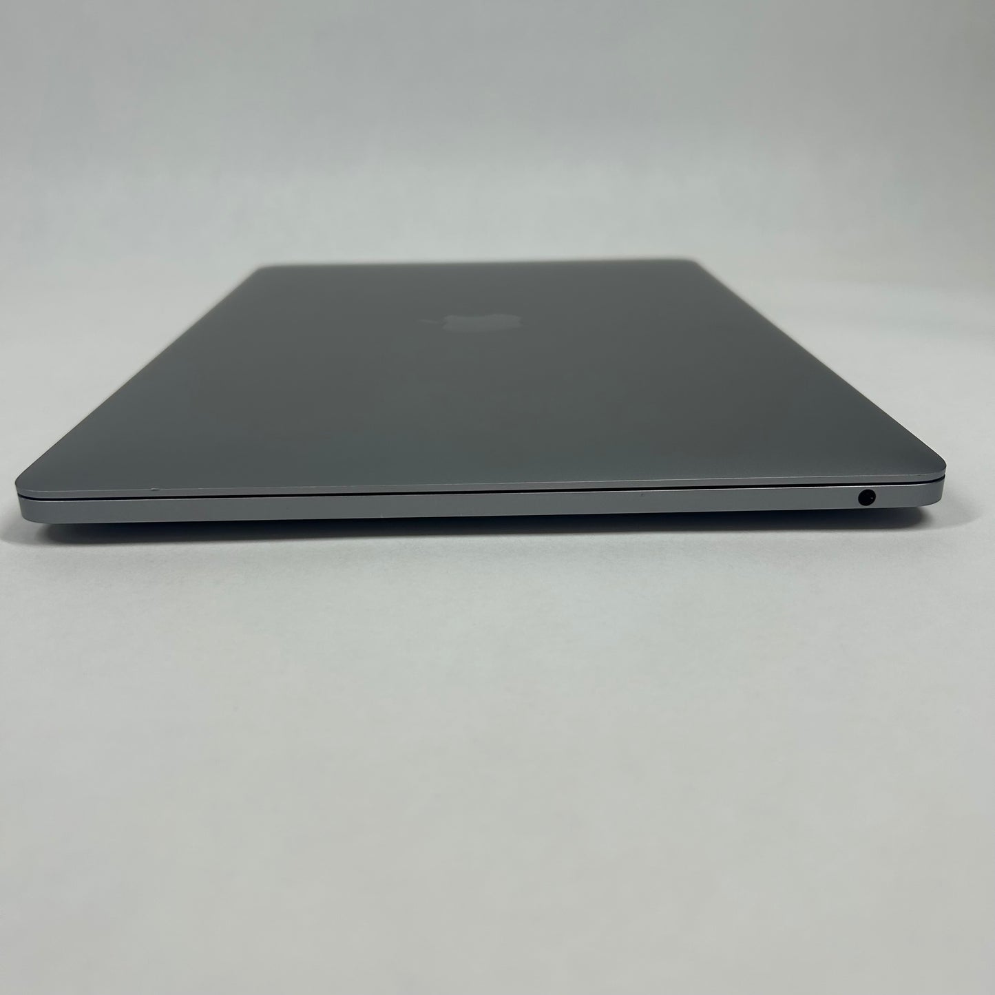 2020 Apple MacBook Pro 13.3" M1 8C GPU 3.2GHz 8GB RAM 256GB SSD MYD82LL/A
