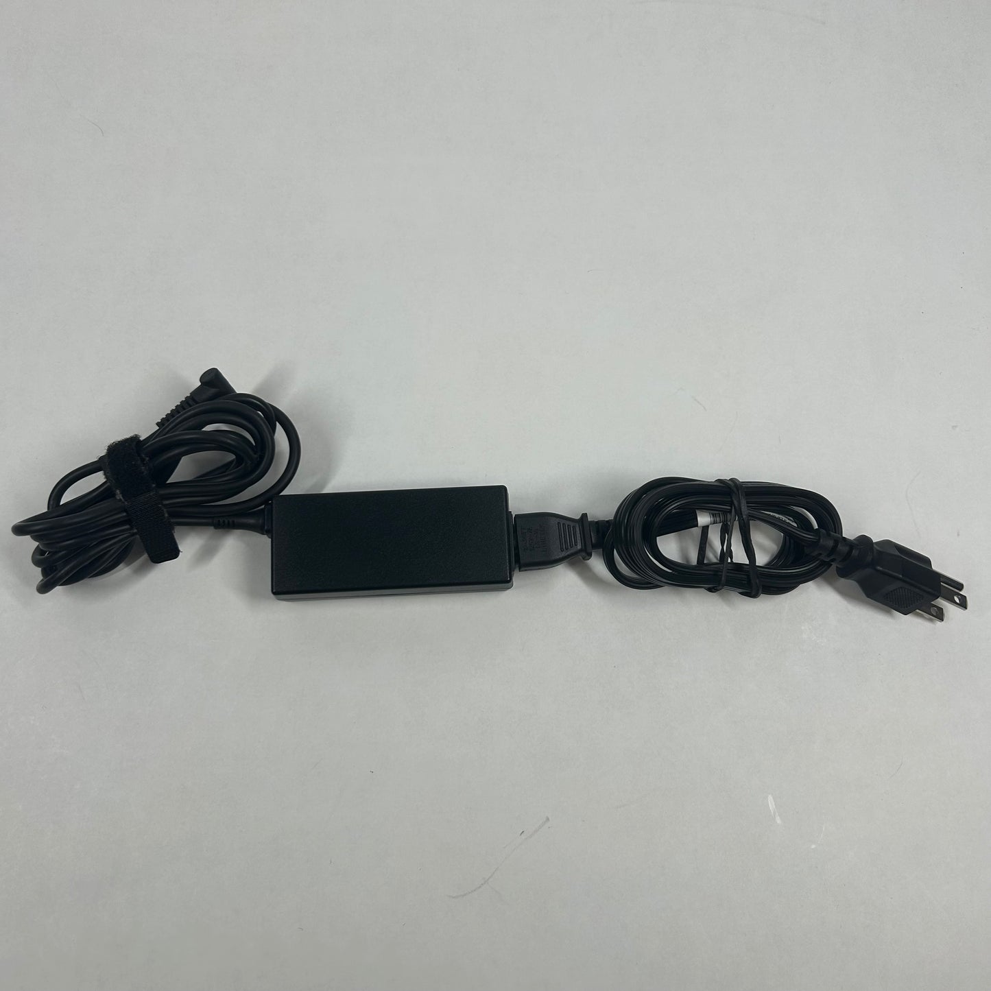 HP Laptop 15-EF1005DS 15.6" Athlon Silver 3050U 2.3GHz 4GB RAM 128GB SSD