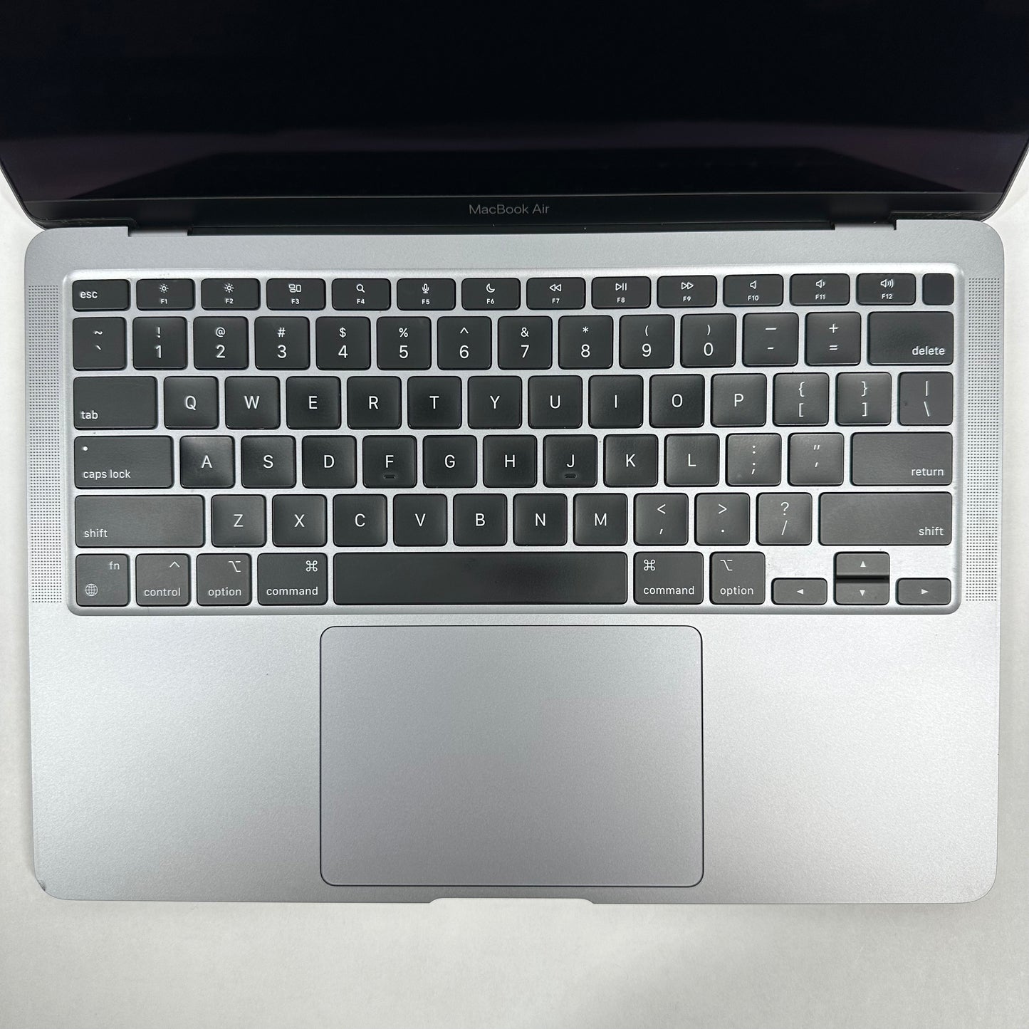 2020 Apple MacBook Air 13.3" M1 7C GPU 3.2GHz 8GB RAM 256GB SSD A2337