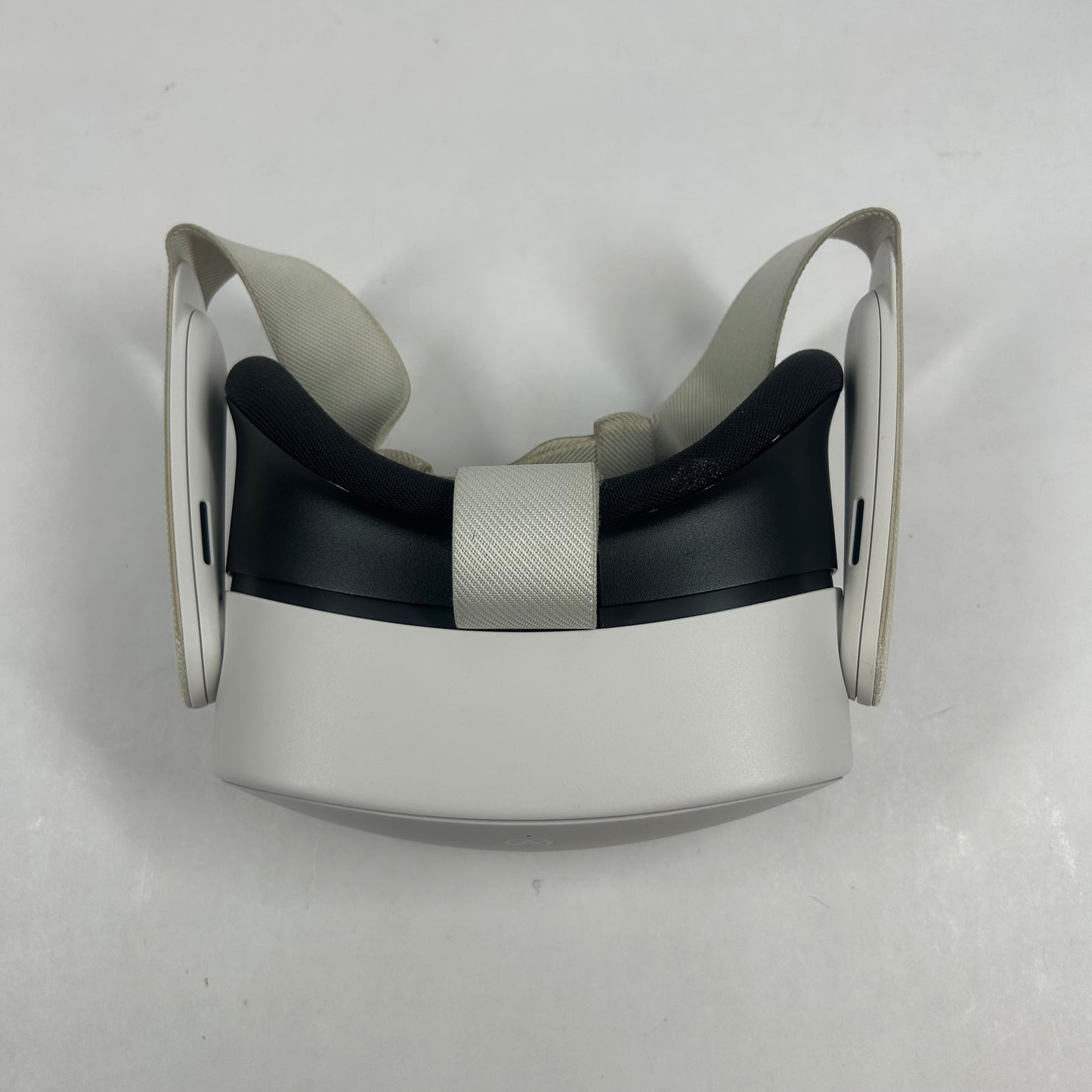 Meta Quest 3S 128GB Standalone All-in-One VR Headset P97