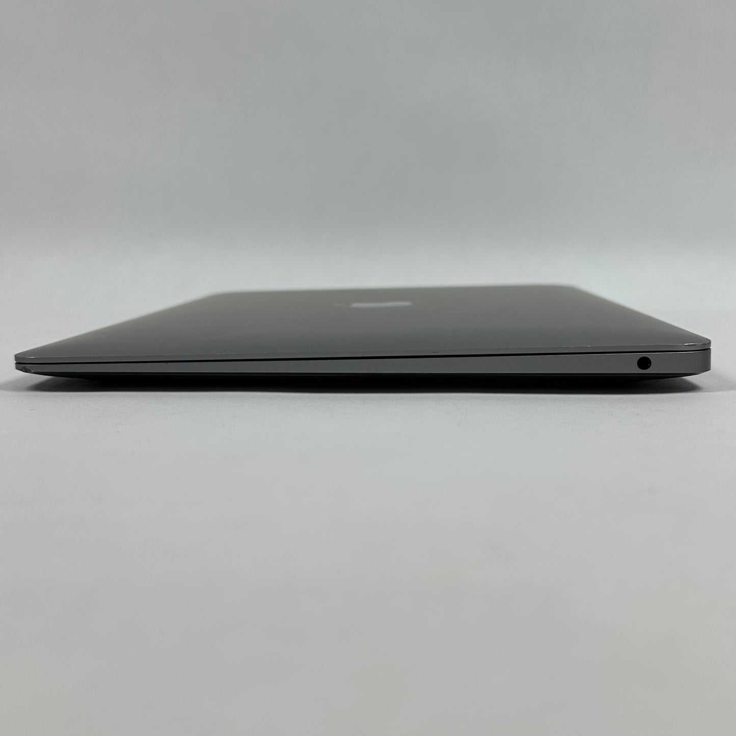 2020 Apple MacBook Air 13.3" M1 7C GPU 3.2GHz 8GB RAM 256GB SSD A2337