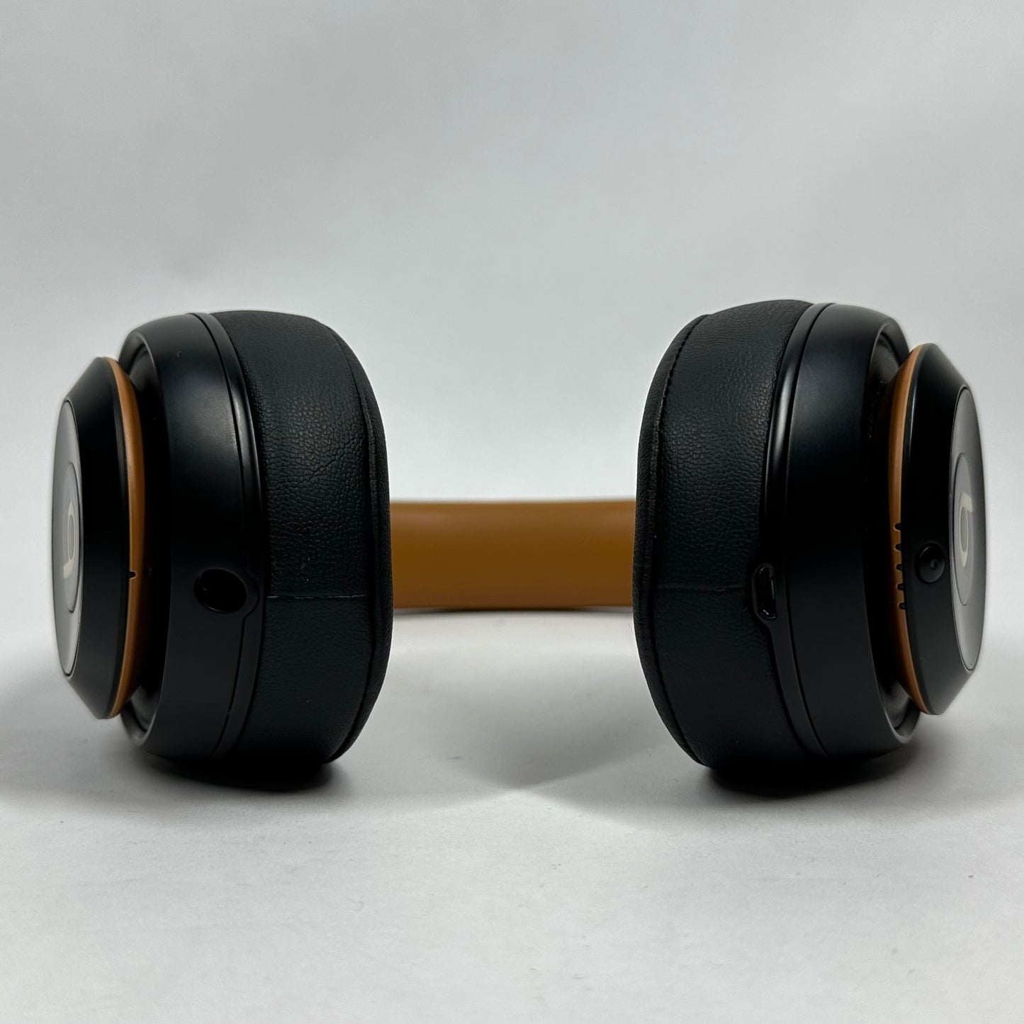 Beats Studio3 Wireless Bluetooth Headphones Midnight Black Skyline Edition