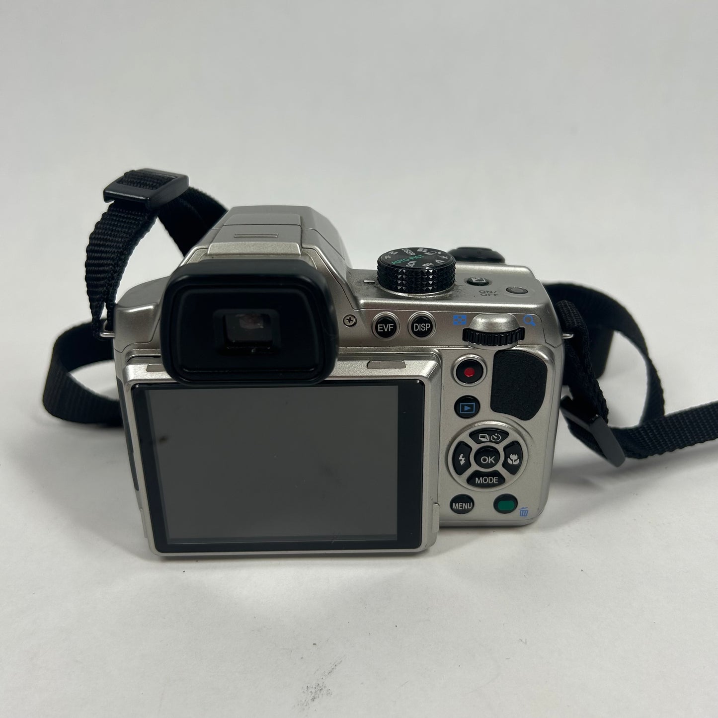 Pentax X-5 X-5 16.0MP Digital Camera 555 Shutter Count