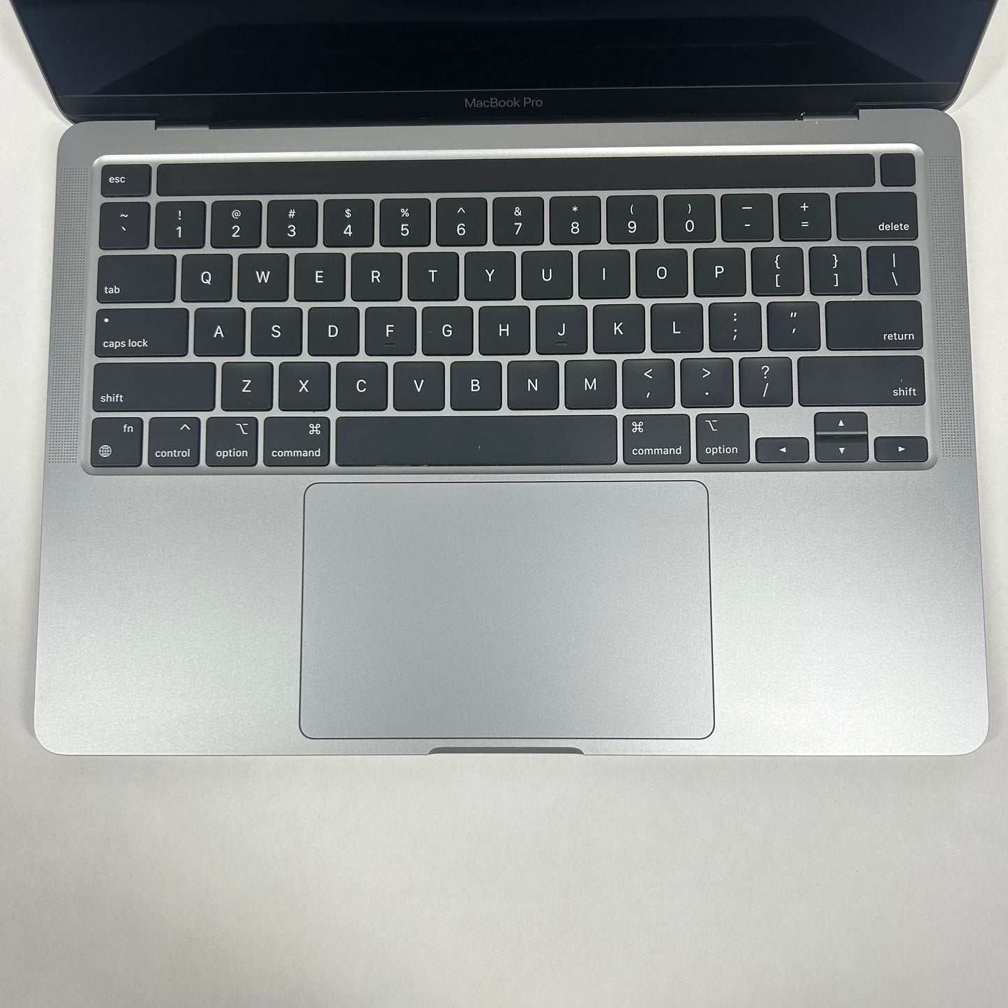 2020 Apple MacBook Pro 13.3" M1 8C GPU 3.2GHz 8GB RAM 256GB SSD MYD82LL/A