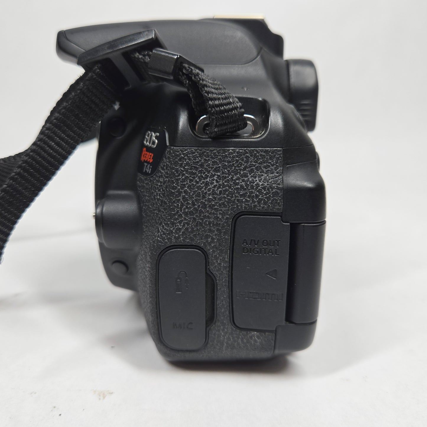 Canon EOS Rebel T4i 18.0MP Digital SLR DSLR Camera Body Only