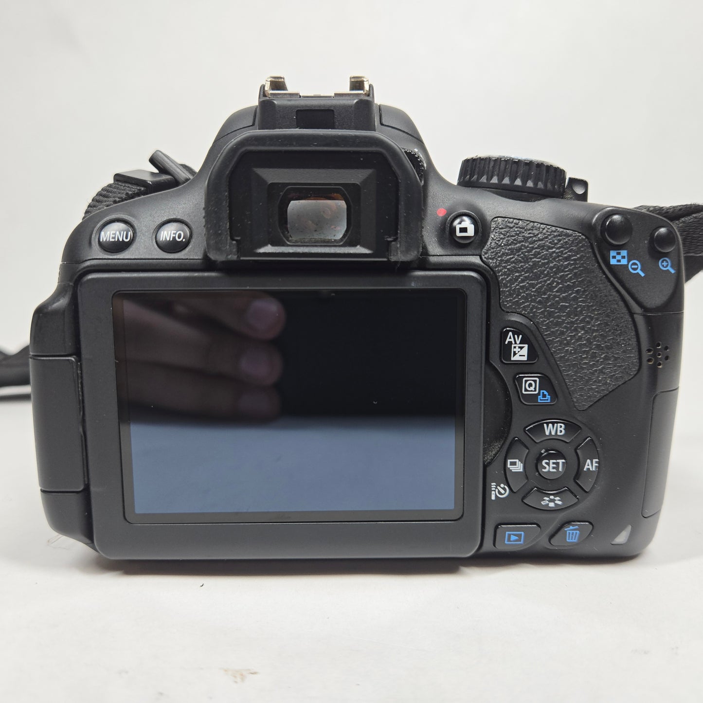 Canon EOS Rebel T4i 18.0MP Digital SLR DSLR Camera Body Only
