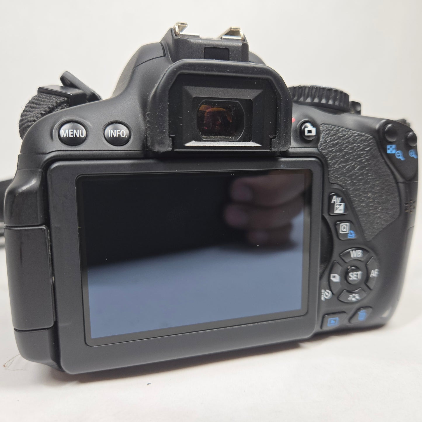 Canon EOS Rebel T4i 18.0MP Digital SLR DSLR Camera Body Only
