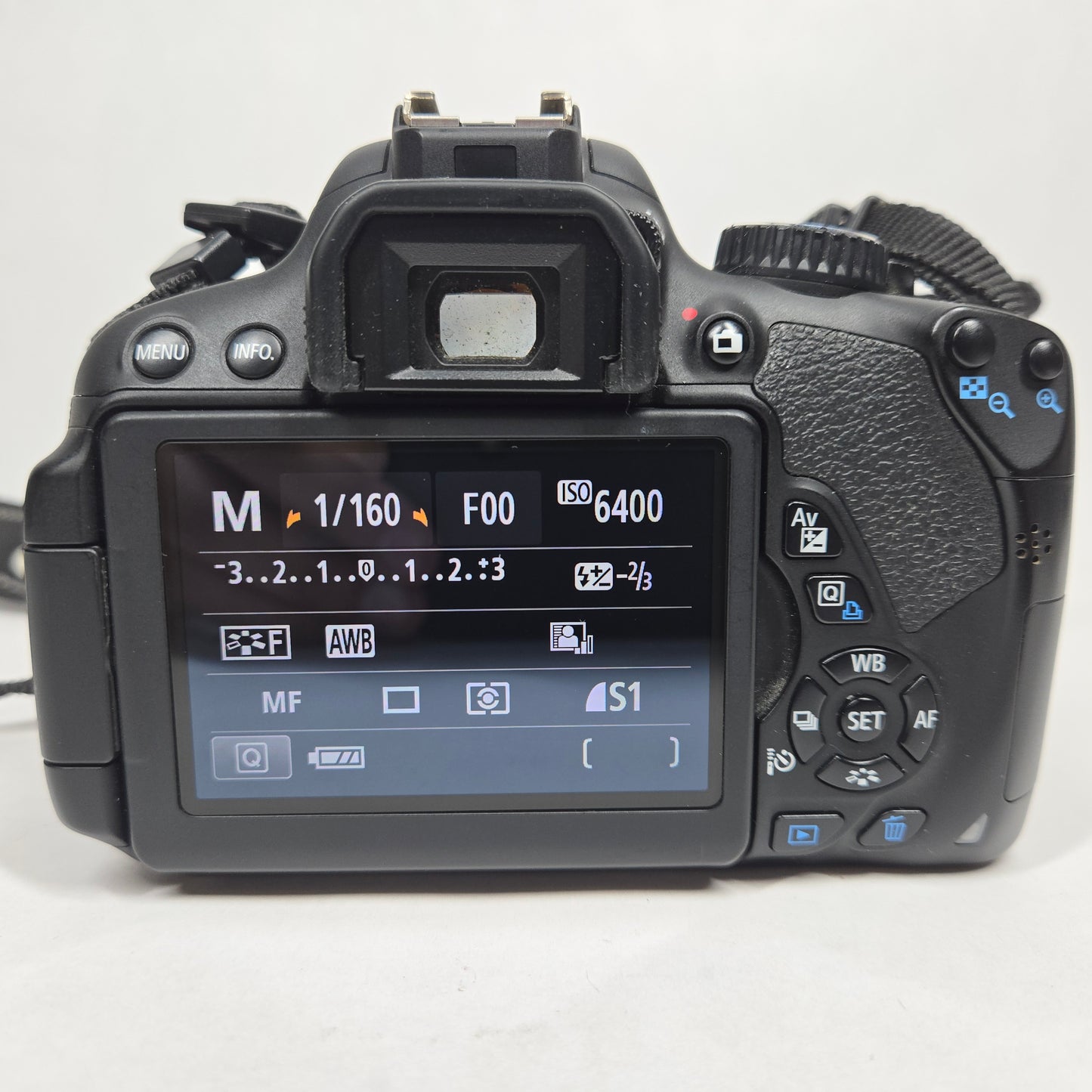 Canon EOS Rebel T4i 18.0MP Digital SLR DSLR Camera Body Only