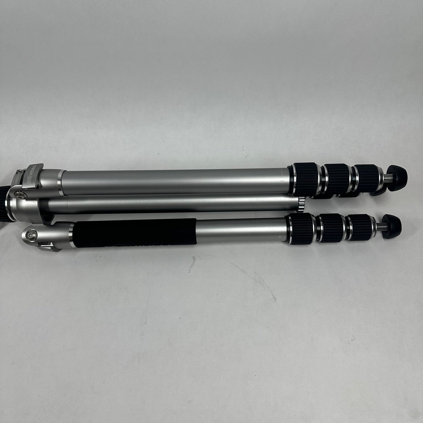 MeVideo Globetrotter Aluminum Pro Video Tripod Kit GTVATTN