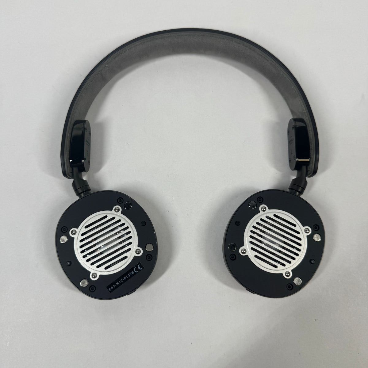 Shinola Detroit Wired Over-Ear Headphones Black