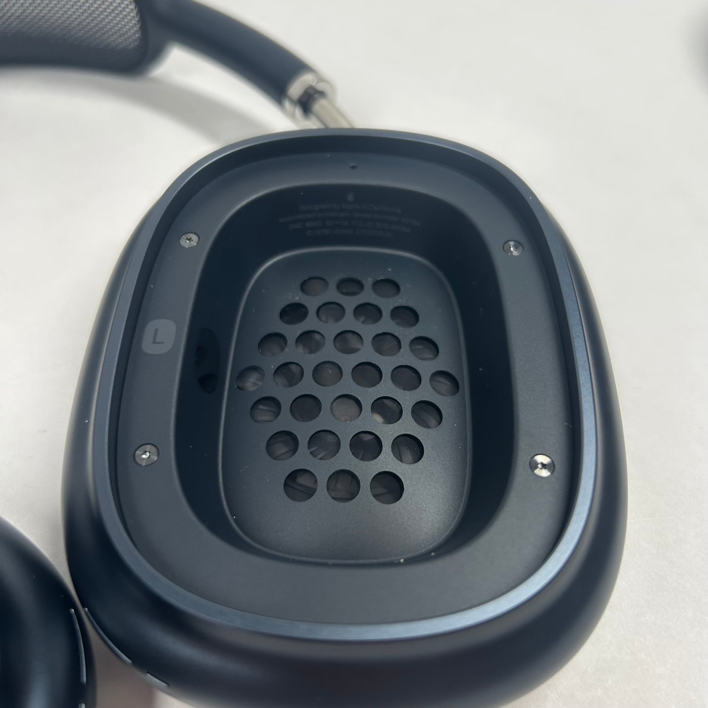 Apple AirPods Max Wireless Over-Ear Headphones Midnight MWW43AM/A