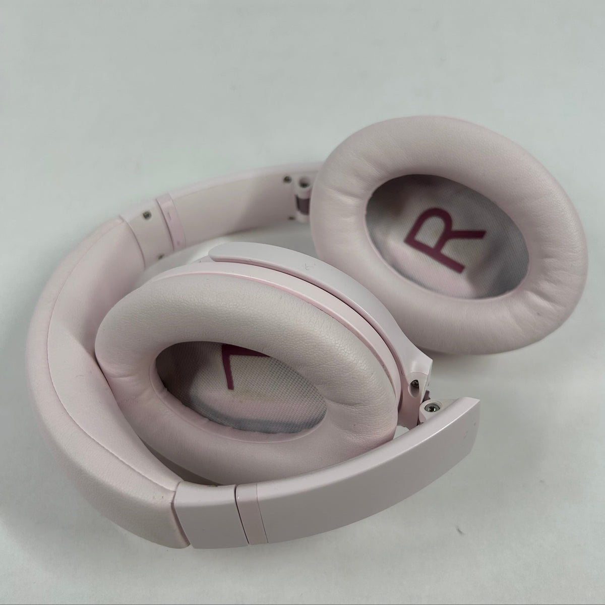 Bose QuietComfort Over-Ear Noise Cancelling Bluetooth Headphones Petal Pink