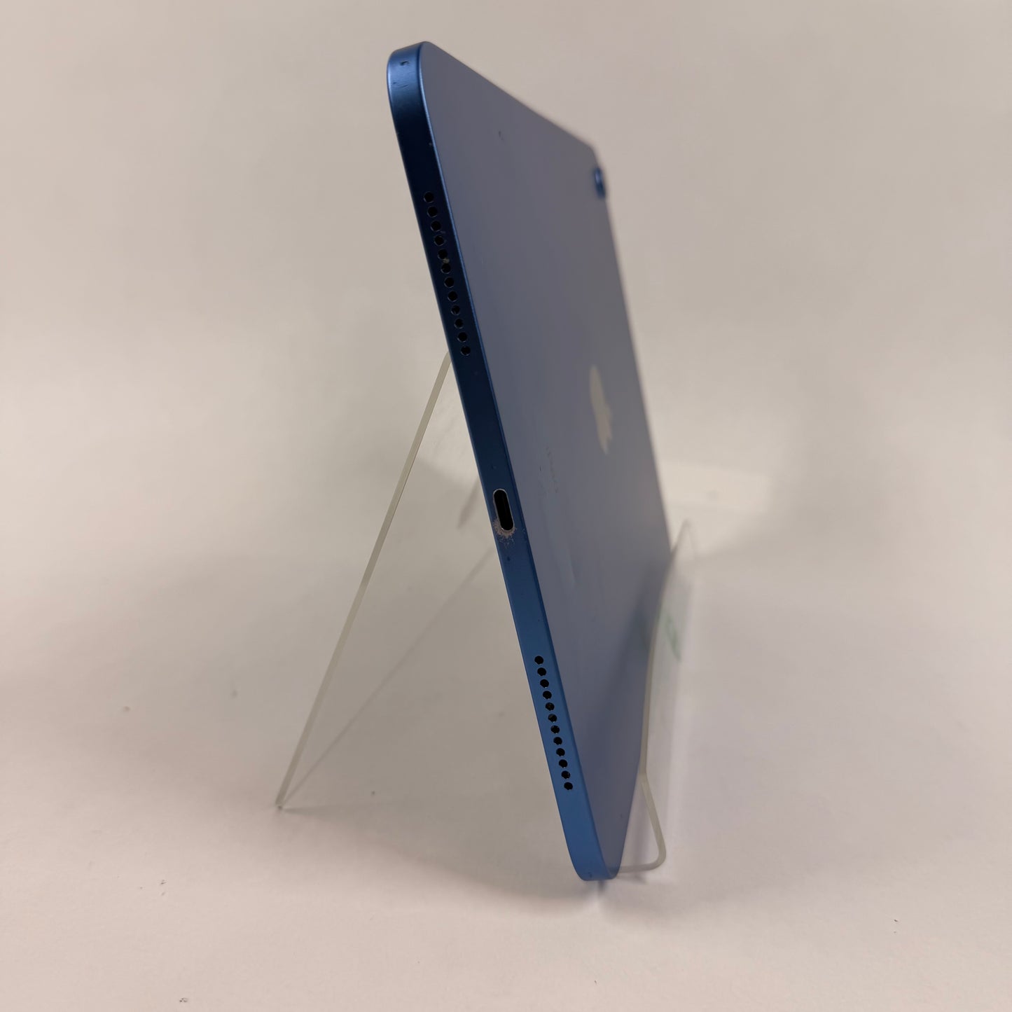 READ WiFi Only Apple iPad Air 4th Gen 64GB Silver NYFM2LL/A