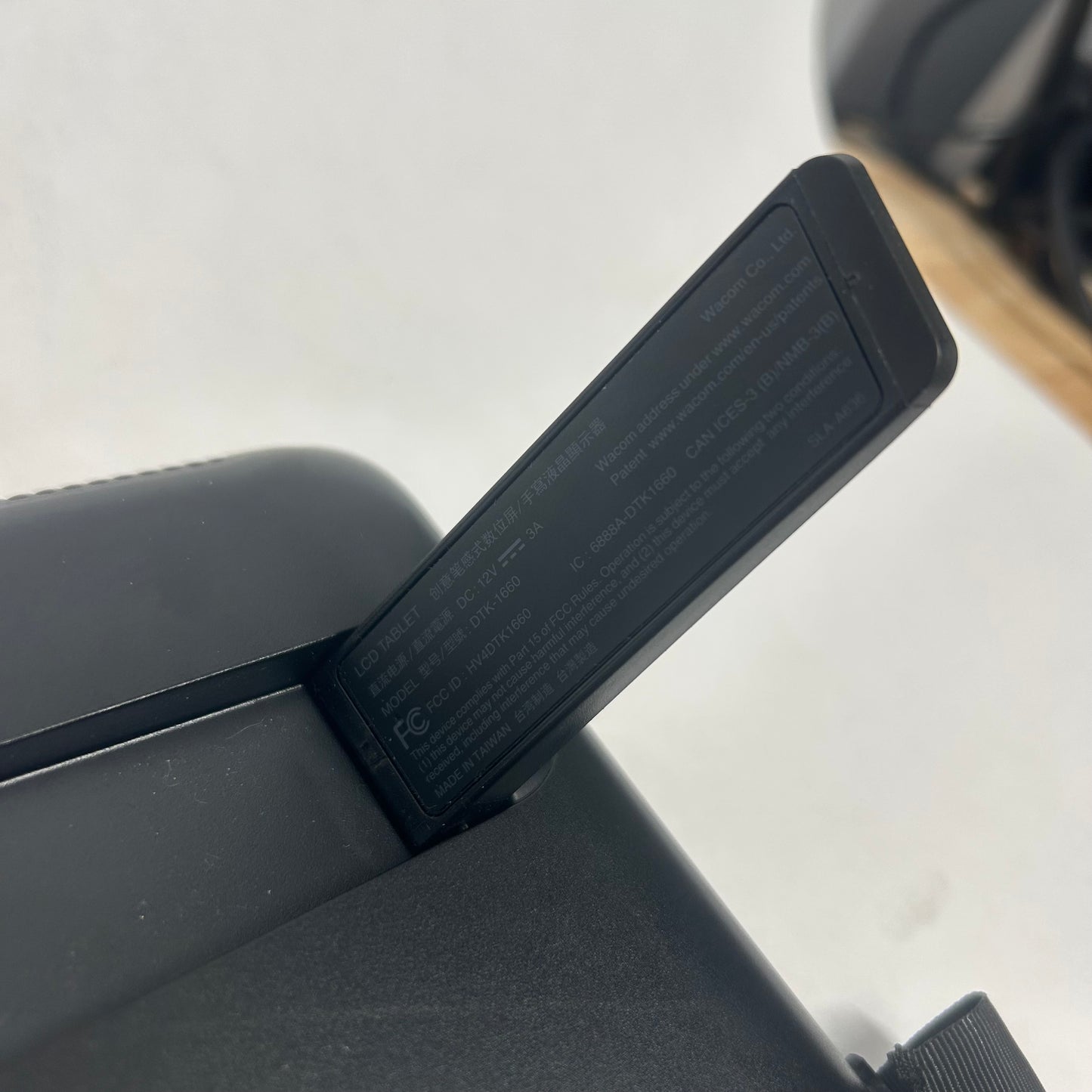 Wacom Cintiq Drawing Tablet DTK-1660