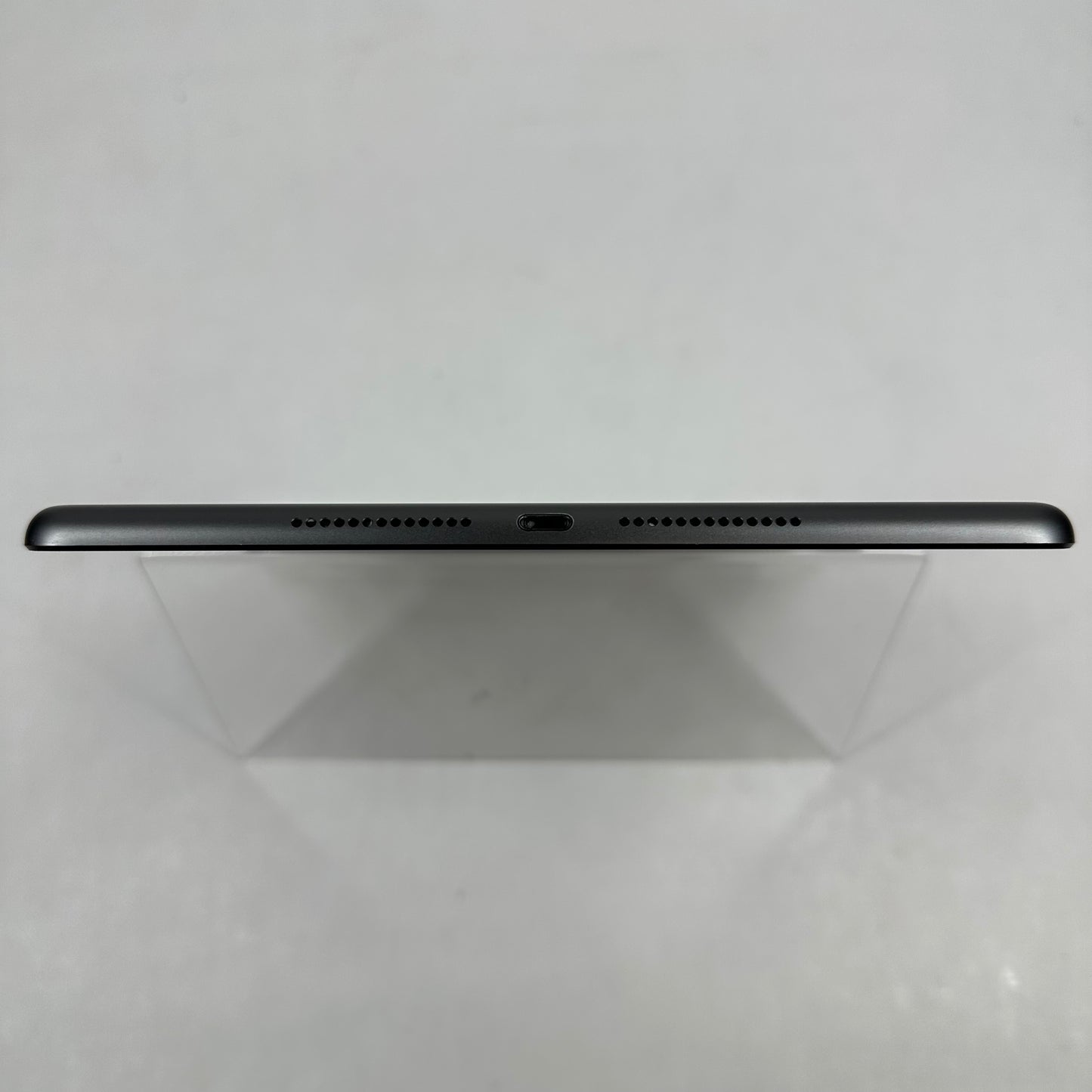 WiFi Only Apple iPad 9th Gen 64GB 18.1.1 Space Gray A2602