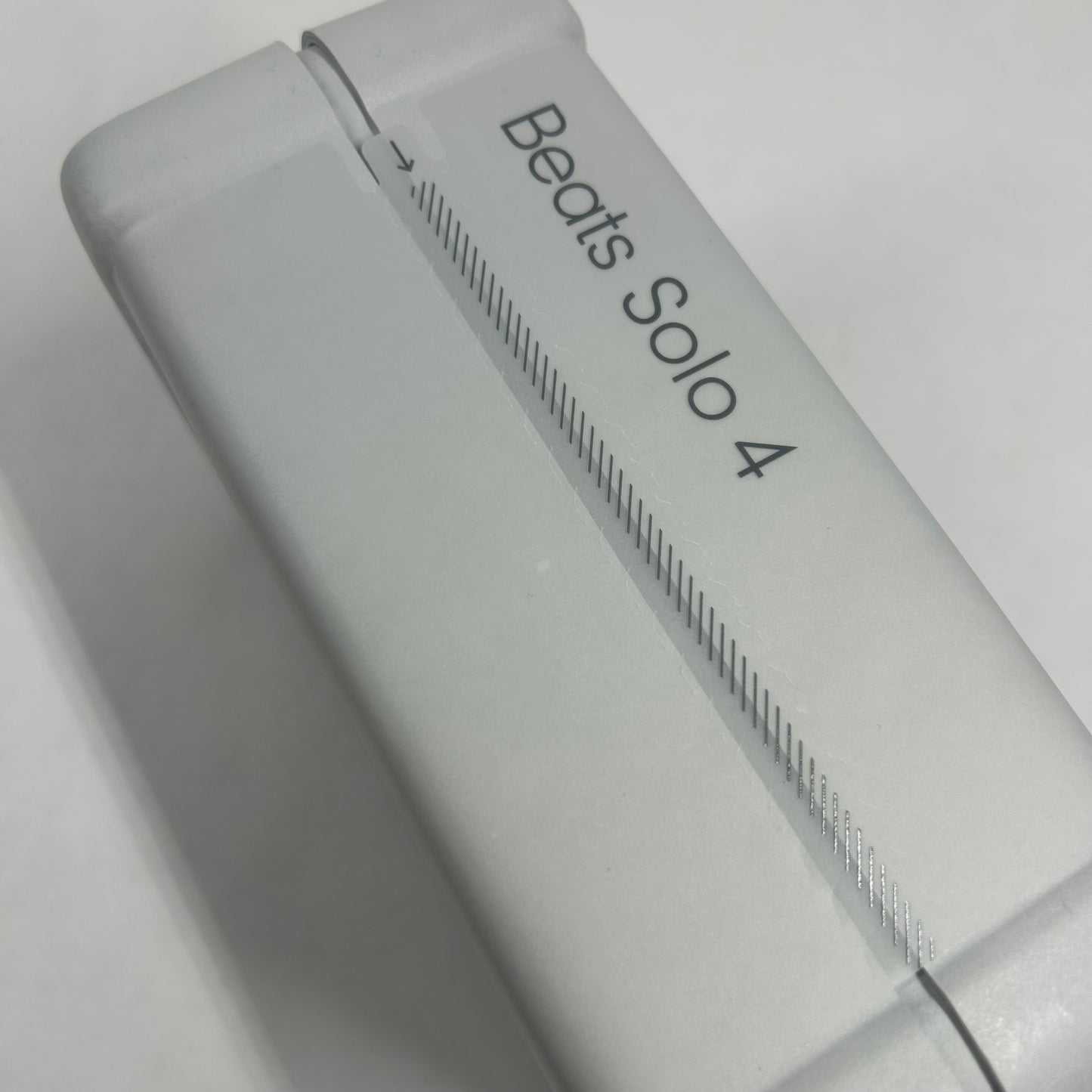 New Beats Solo 4 Wired On-Ear Headphones White MG7J4LL/A