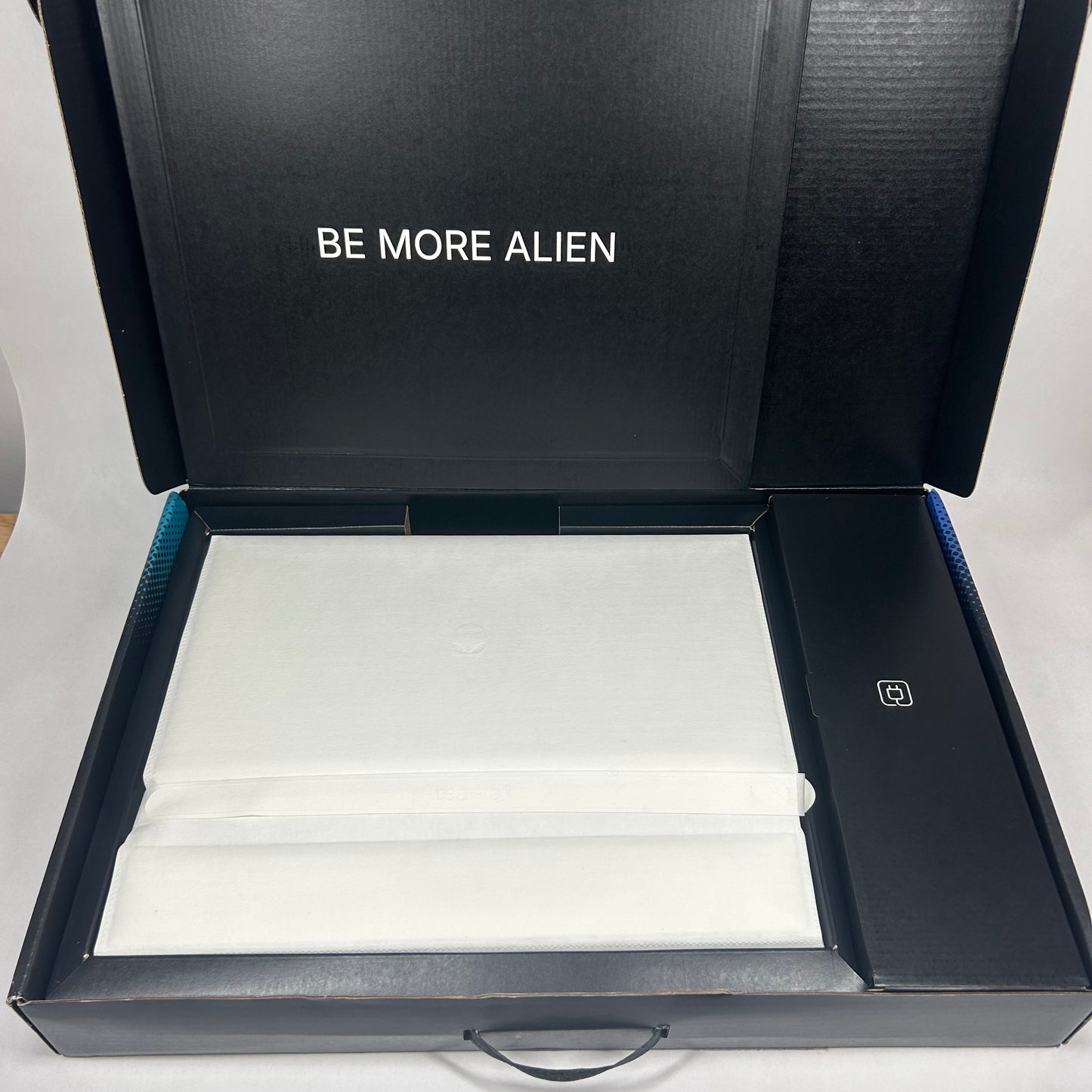 Dell Alienware 18 Area-51 AA18250 Ultra 9 275HX 32GB RAM 2TB SSD RTX 5070 Ti
