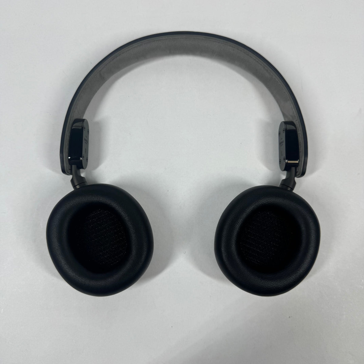 Shinola Detroit Wired Over-Ear Headphones Black