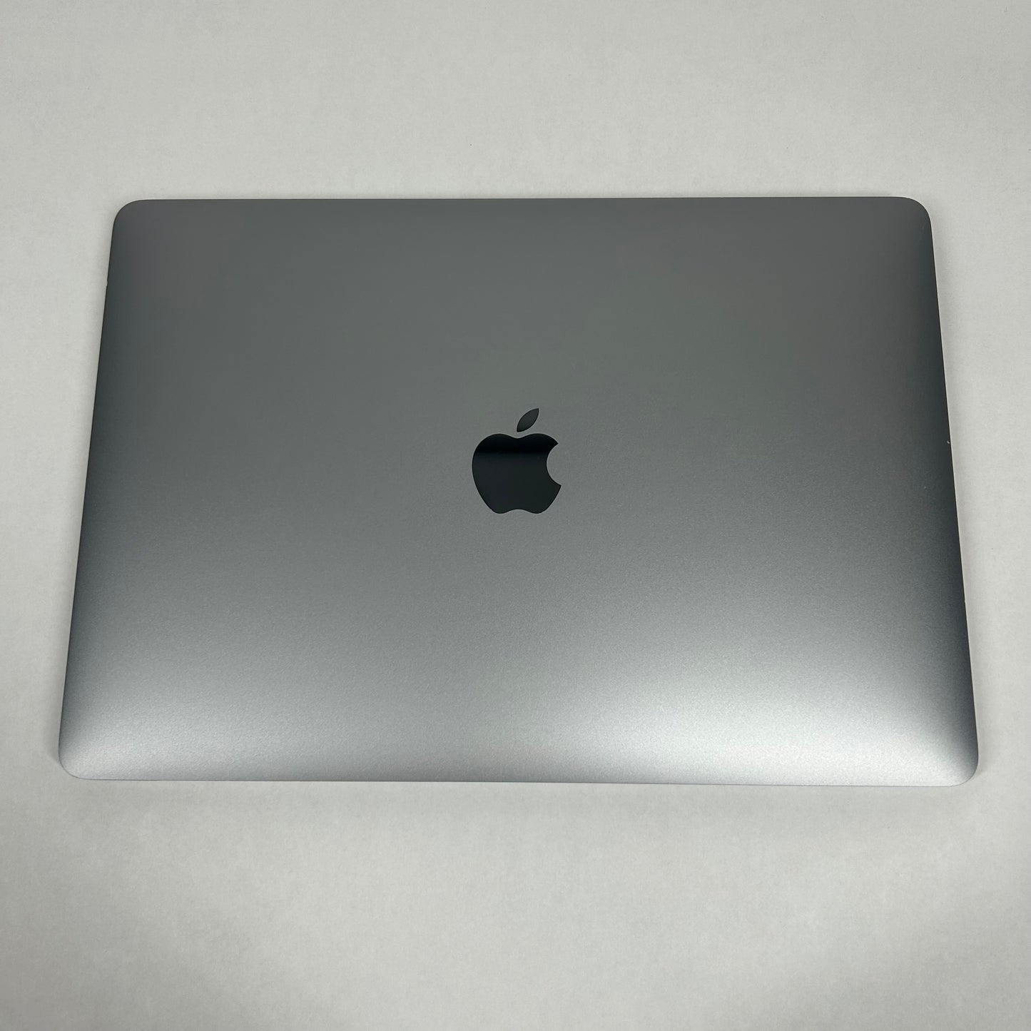 2020 Apple MacBook Pro 13.3" M1 8C GPU 3.2GHz 8GB RAM 256GB SSD MYD82LL/A