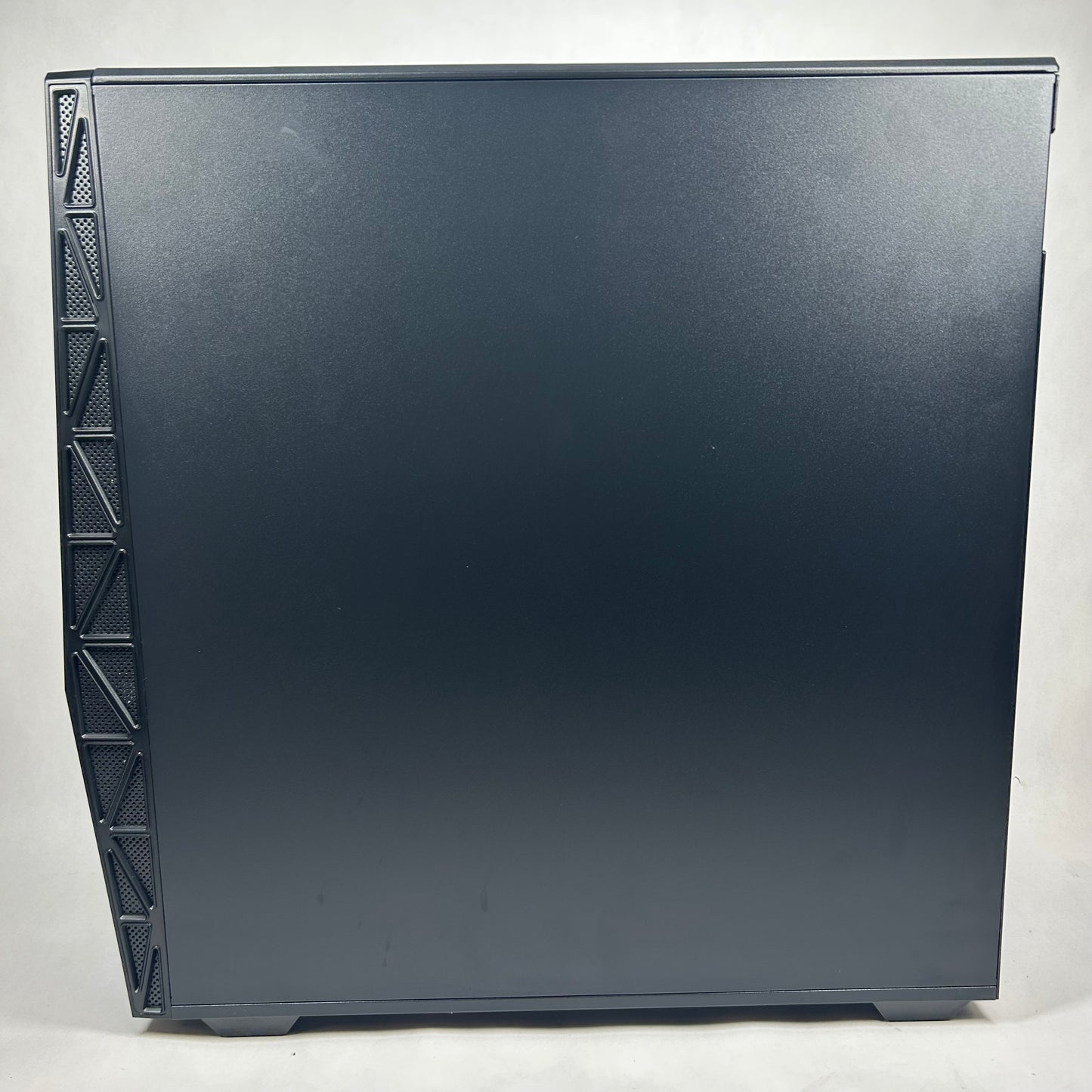 iBuyPower Custom PC Ryzen 7 9700X 3.80GHz 32GB RAM 1TB SSD AMD Radeon RX 9060 XT