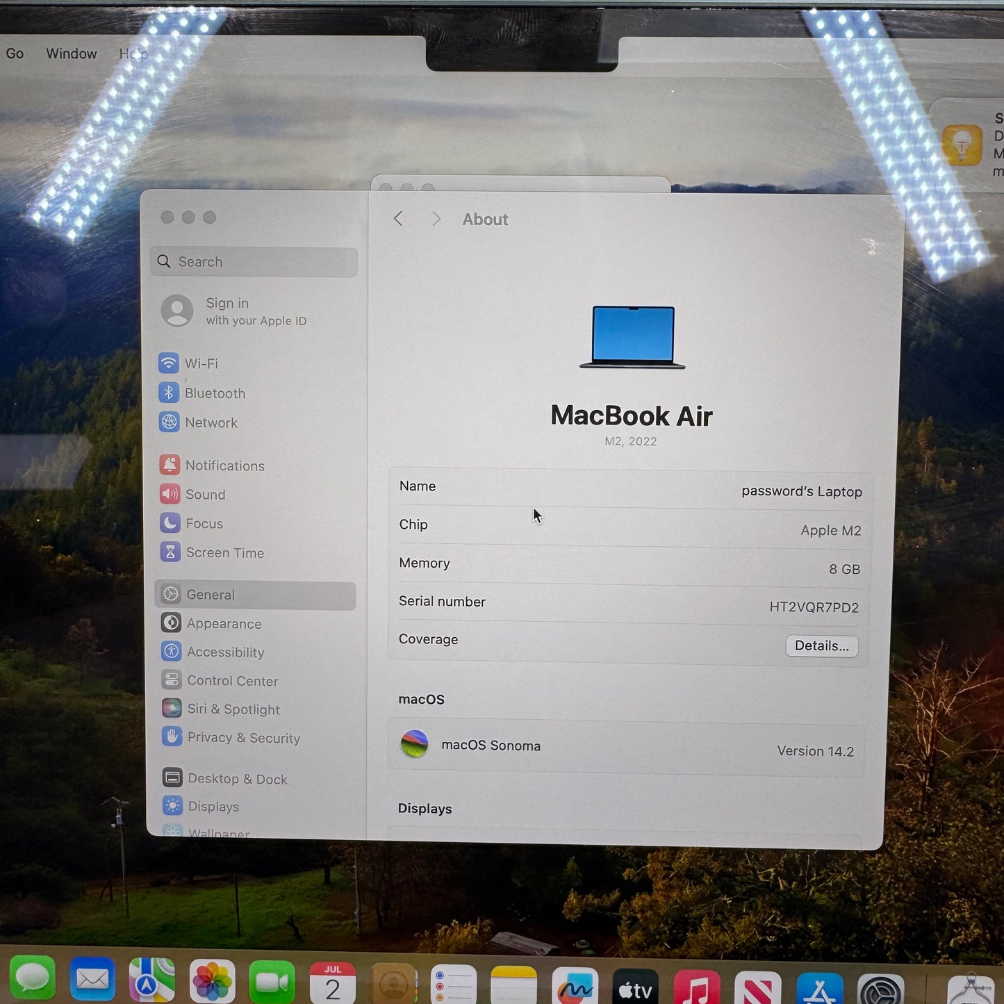 2022 Apple MacBook Air 13.6" M2 3.5GHz 8GB RAM 256GB SSD Space Black MLY33LL/A