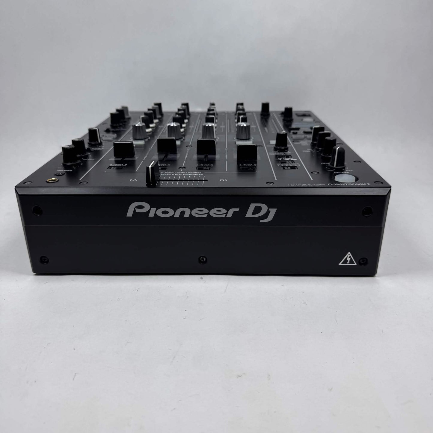 Pioneer DJ Mixer 4 Channel Performance Mixer DJM-750MK2