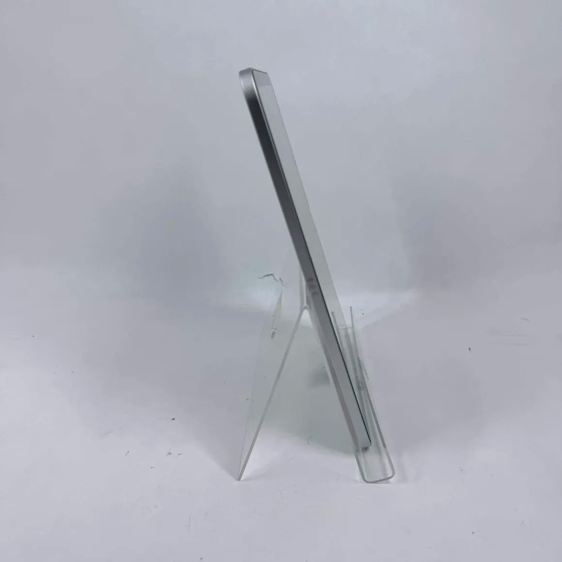 WiFi Only Apple iPad 11" (A16) 128GB Silver MD3Y4LL/A