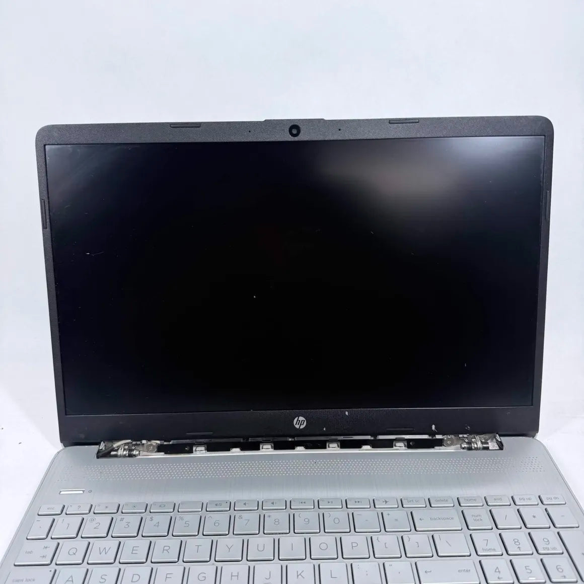 Broken HP Laptop 4L0C9EGM 11" i5-1135G7 3.5GHz 16GB RAM 256GB SSD