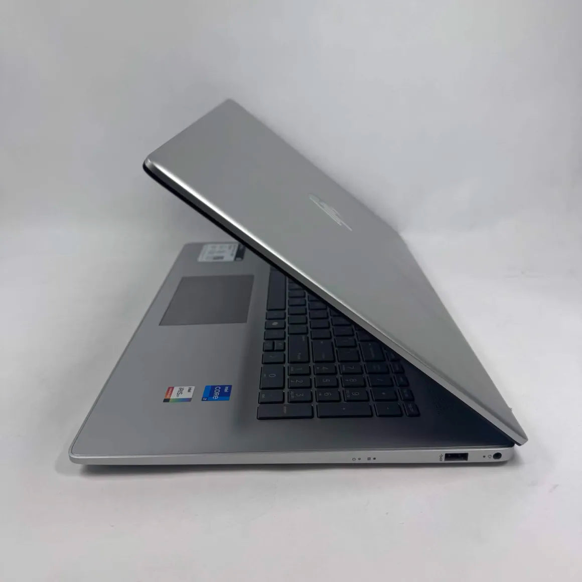 HP Laptop 17-CN3327DX 17" i7-1355U 1.7GHz 16GB RAM 1TB SSD