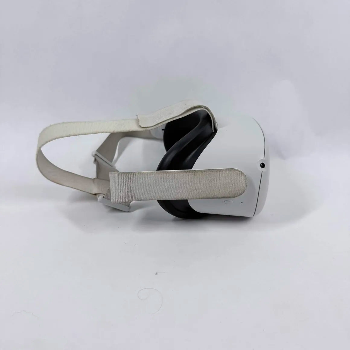 Meta Quest 2 64GB Standalone All-in-One VR Headset KW49CM
