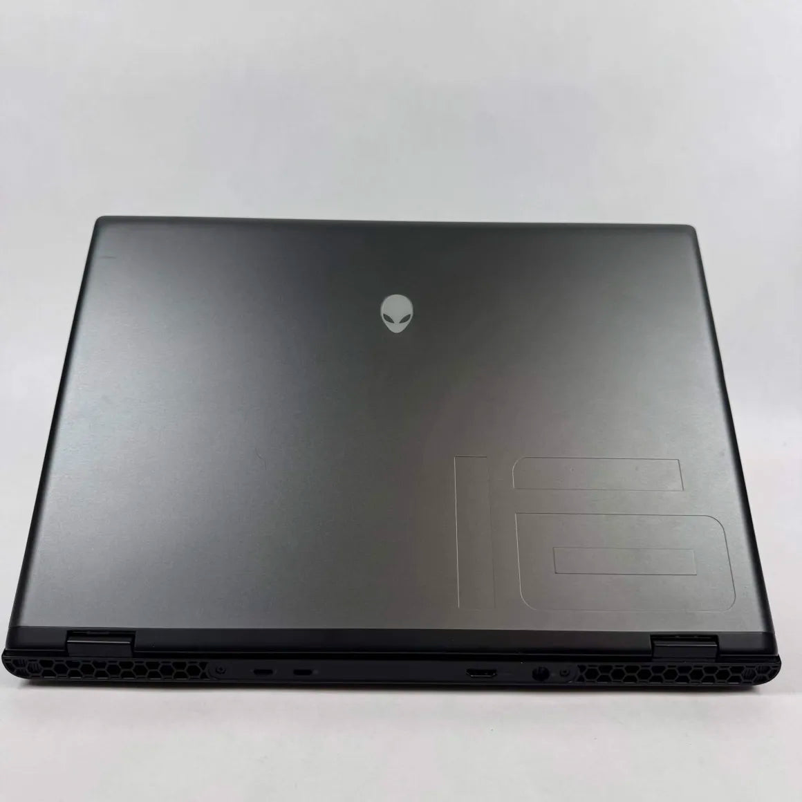 Alienware M16 R2 16" Core Ultra 9 185H 2.3GHz 32GB RAM 1TB SSD GeForce RTX 4070
