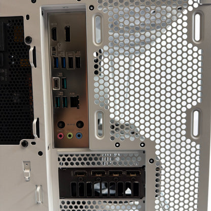 NZXT Custom PC Ryzen 7 9800X3D 32GB RAM 4TB SSD Gigabyte GeForce RTX 5080