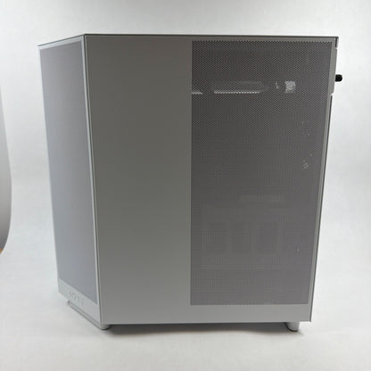 NZXT Custom PC Ryzen 7 9800X3D 32GB RAM 4TB SSD Gigabyte GeForce RTX 5080