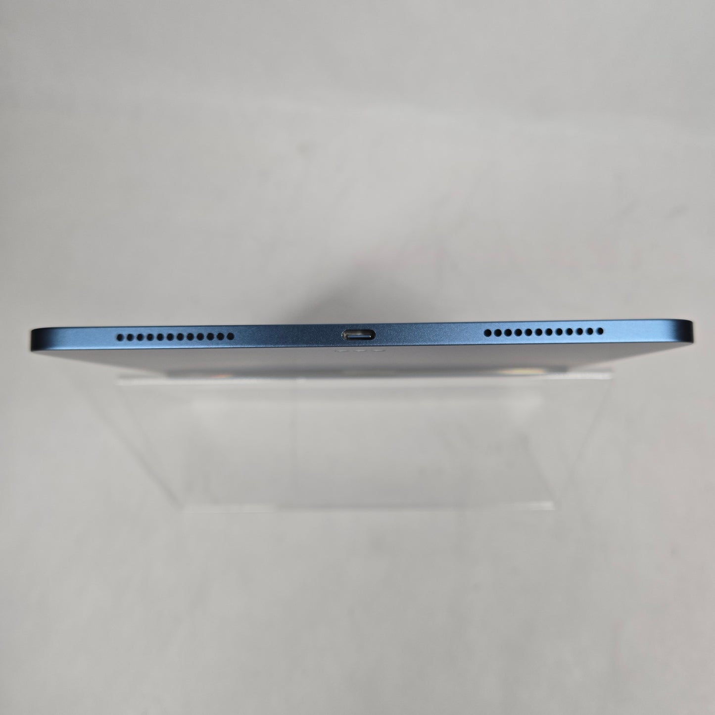 WiFi Only Apple iPad Air 5th Gen 64GB 18.0 Blue MM9E3LL/A