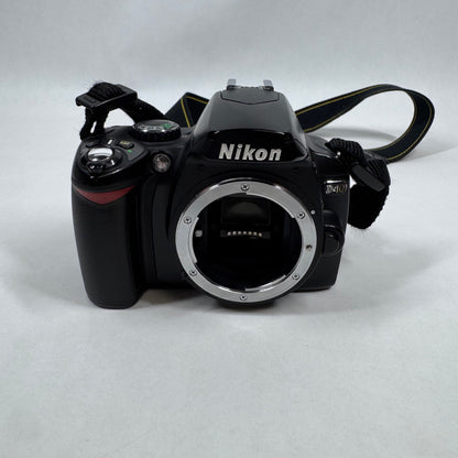 Nikon D40 6.1MP Digital SLR DSLR Camera Body Only