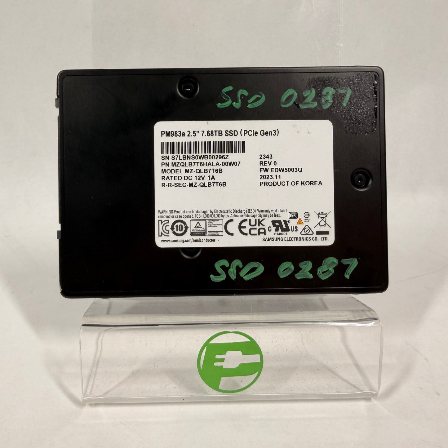 Samsung 2.5" PM983a 2.5" 7.68TB SSD U.2 PCIe Gen3 x4 (NVMe) SSD MZ-QLB7T6B (Copy)