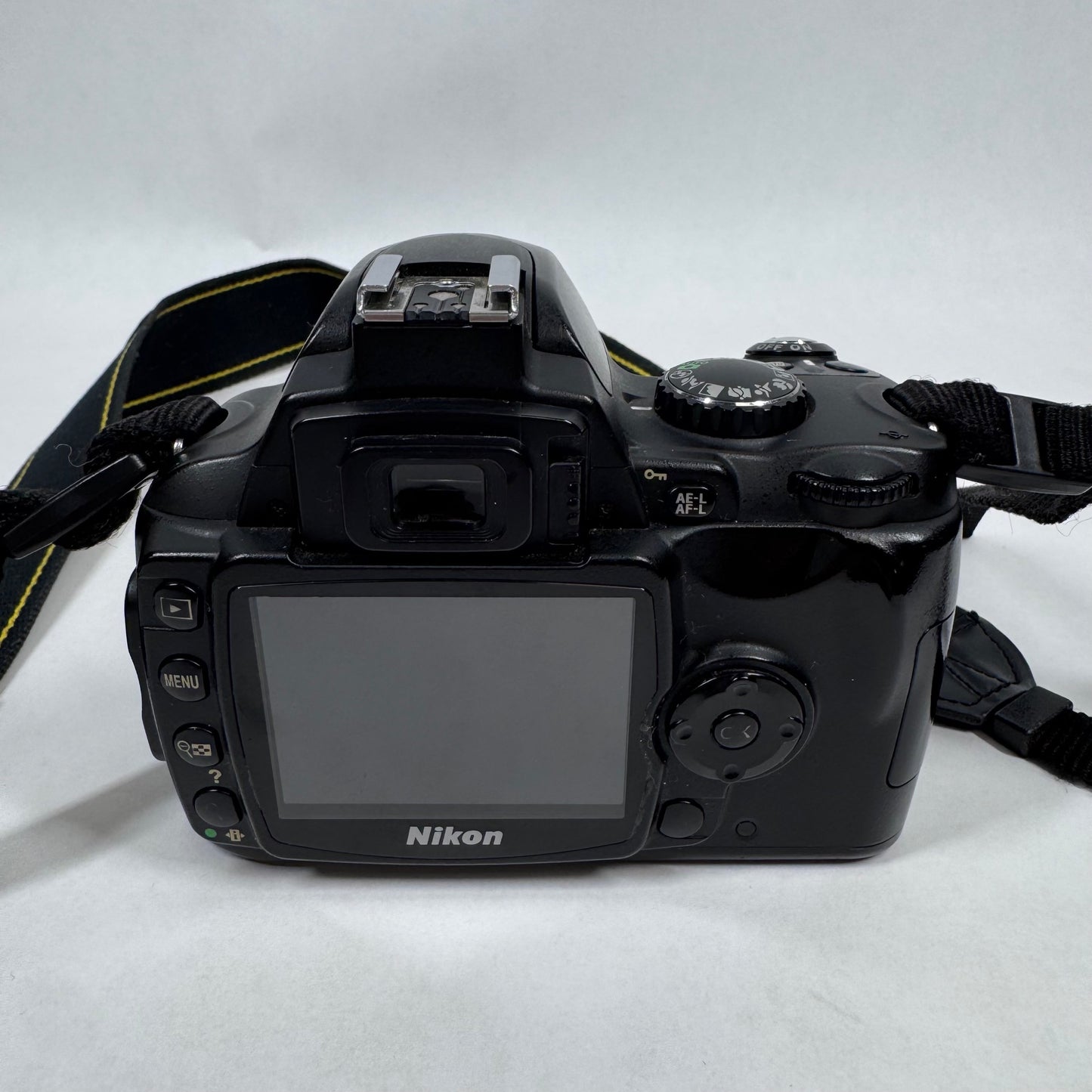 Nikon D40 6.1MP Digital SLR DSLR Camera Body Only