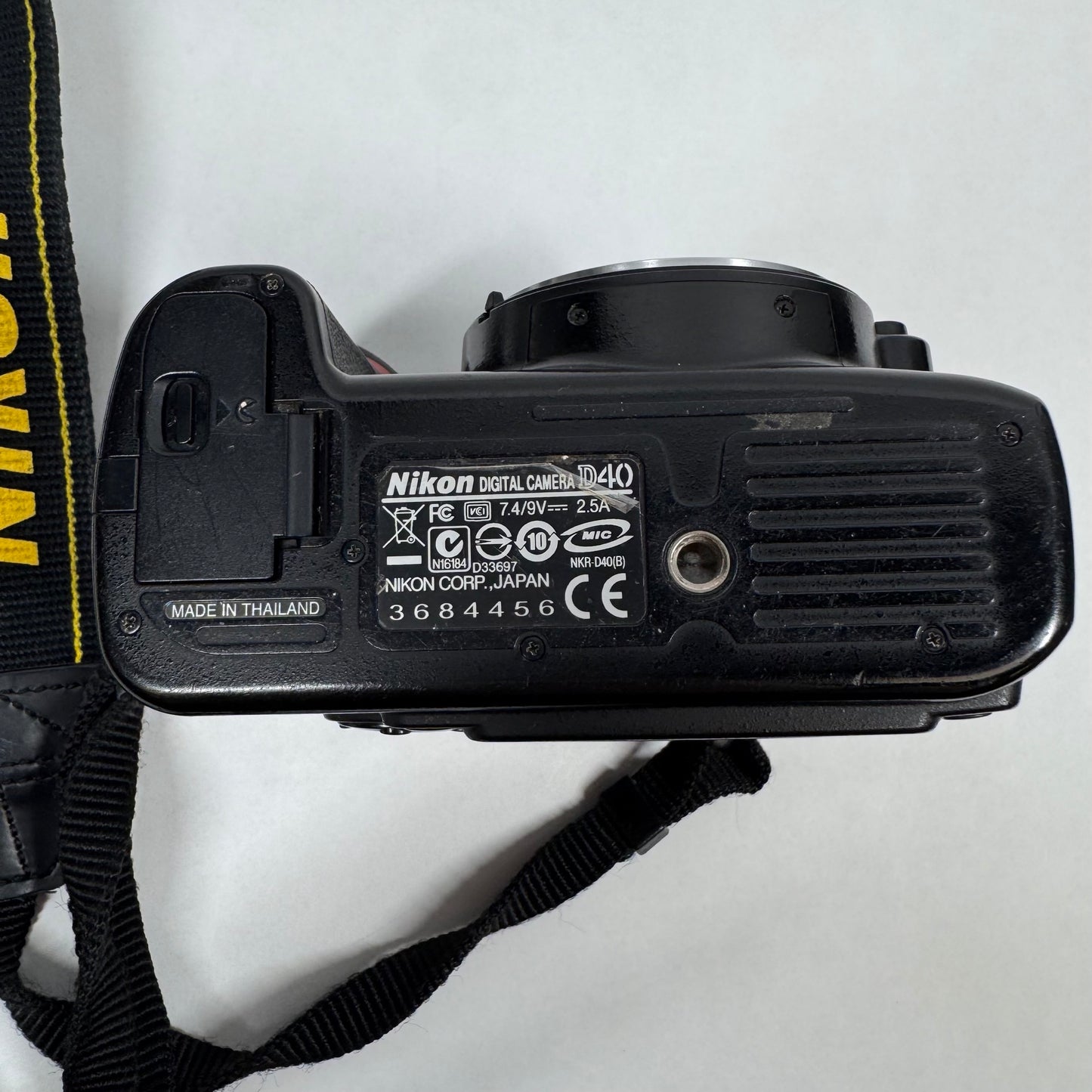 Nikon D40 6.1MP Digital SLR DSLR Camera Body Only