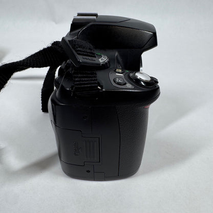 Nikon D40 6.1MP Digital SLR DSLR Camera Body Only