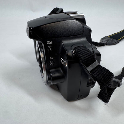 Nikon D40 6.1MP Digital SLR DSLR Camera Body Only